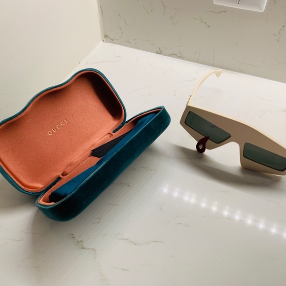 Hollywood Forever Crystal Tear GUCCI Sunglasses - Picture 5 of 8